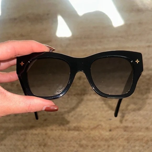 Louis Vuitton Black Sunglasses with Gold Accents - Picture 2 of 5